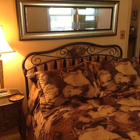 לוויס B&B De La Traverse חדר תמונה