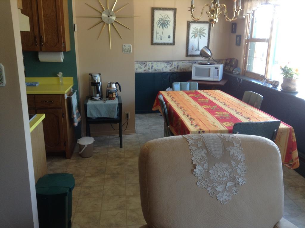 לוויס B&B De La Traverse מראה חיצוני תמונה
