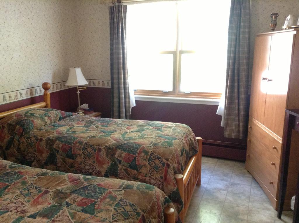 לוויס B&B De La Traverse חדר תמונה