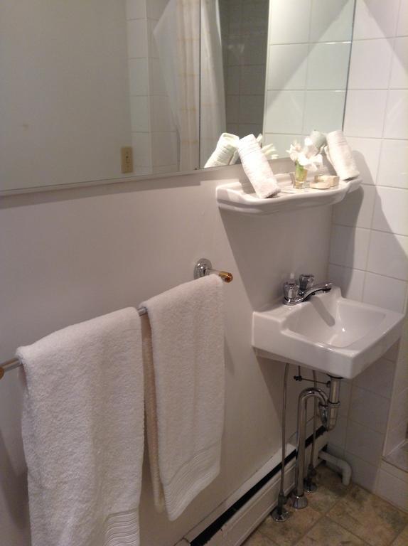 לוויס B&B De La Traverse חדר תמונה